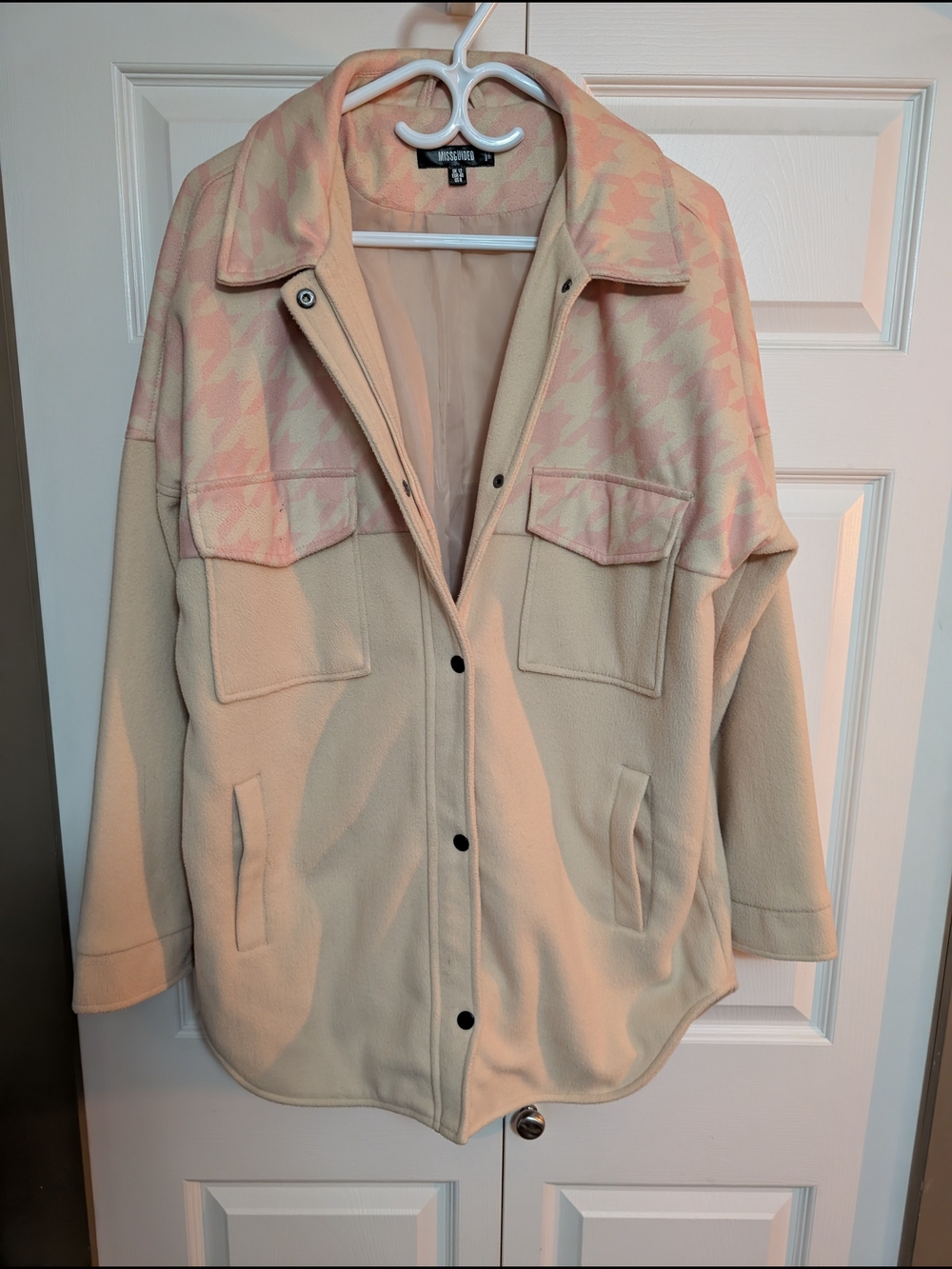 Missguided Houndstooth Fleece Shacket - Cream & Pink